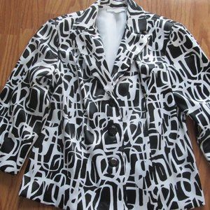 Dressbarn Size Medium Black White Jacket 3/4 length sleeves Excellent shape